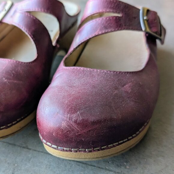 Dansko Britney Waxy Burnished Mule Clog in Wine size 39 - Picture 5 of 12